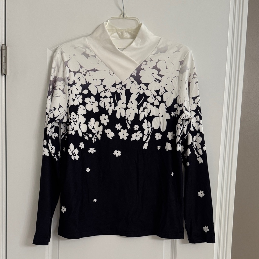 Chic Black and White Floral Women's light sweater.